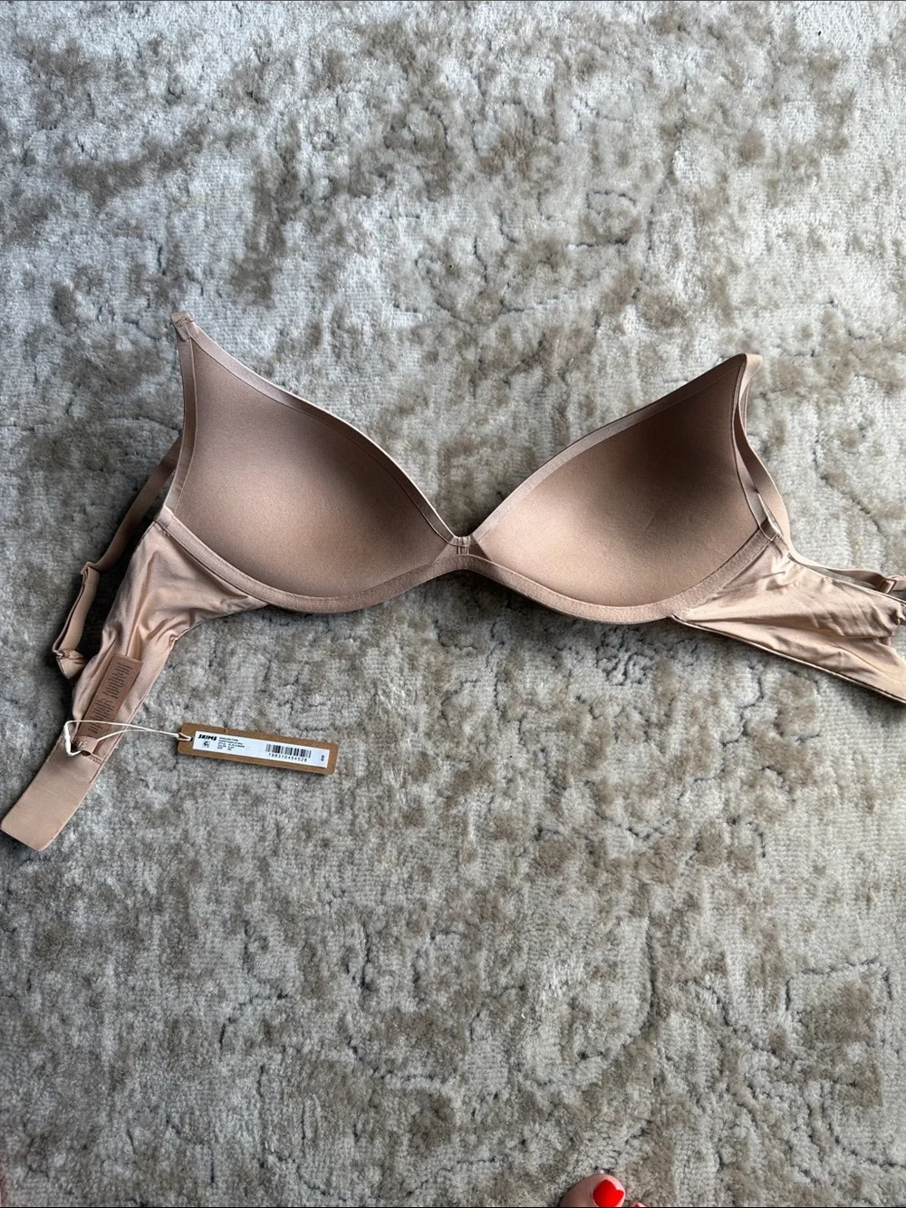 SKIMS ultimate push up plunge bra - Picture 4 of 6